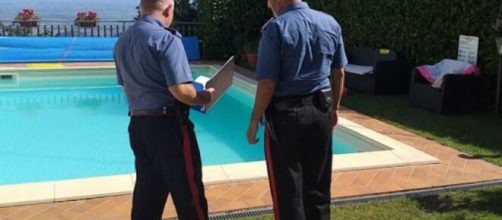 Brescia, un 26enne ricoverato in codice rosso per un tuffo in una piscina con circa 50 centimetri d'acqua.
