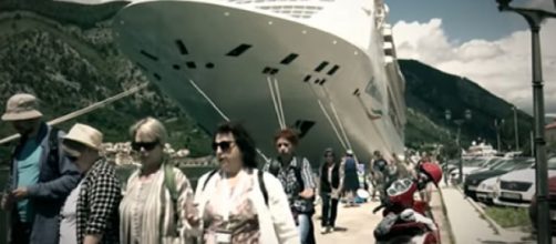 How safe are cruise ships from the coronavirus? [Image source/DW News YouTube video]