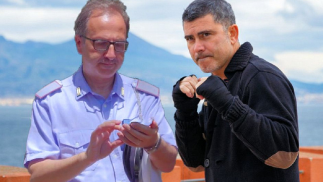 Un posto al sole: il vigile Cotugno (Walter Melchionda) e Franco Boschi (Peppe Zarbo).