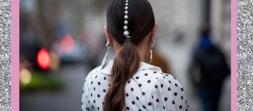 Moda capelli, le acconciature: le perline e la tonalità rosa per l'estate 2020.