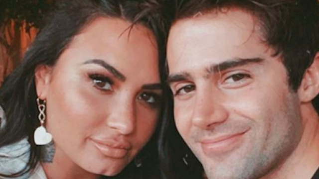 Max Ehrich souhaite l'anniversaire de Demi Lovato avec une déclaration d'amour. Credit: maxehrich