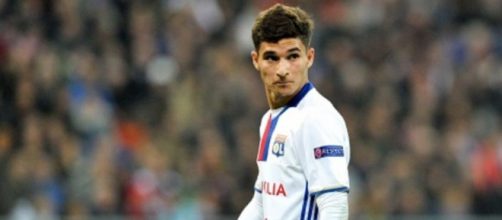 Houssem Aouar, centrocampista del Lione.