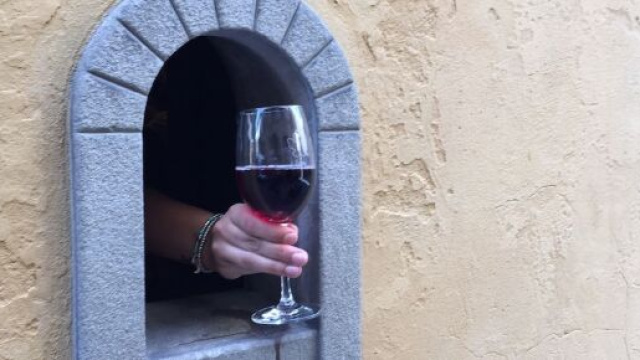 5 curiosit&agrave; sulle 'buchette del vino': in Toscana riaprono per la Covid-19.