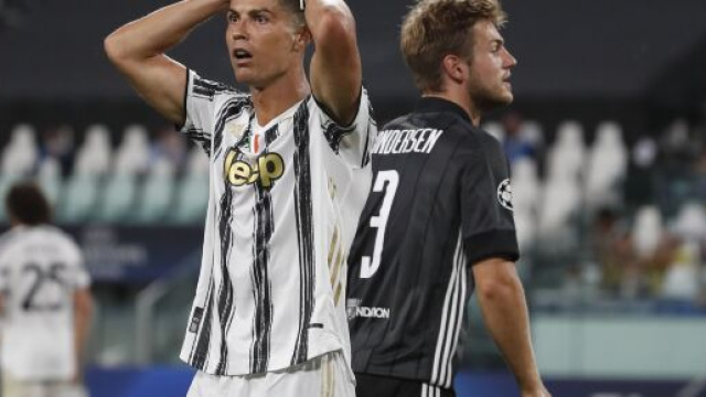 Juventus: 'Horrible', 'le plus laid de l'histoire'. Internet moque le troisi&egrave;me maillot