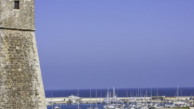 Otranto, trapper vandalizzano il centro storico per ottenere pi&ugrave; followers: tre denunce della polizia.