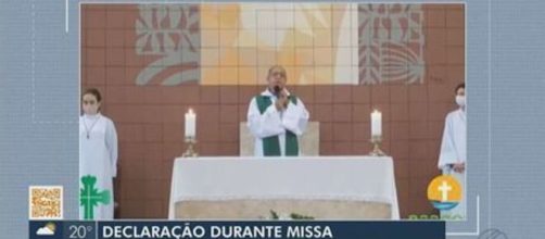 Padre deseja morte de fiéis que não vão à missa por medo da Covid. (Arquivo Blasting News)