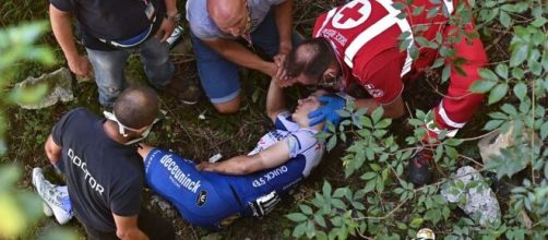 La caduta di Remco Evenepoel al Giro di Lombardia.