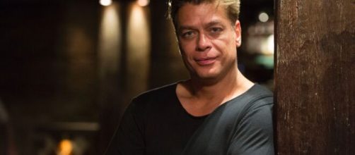 Arthur cai em armação de Carolina e amarga do próprio veneno. (Arquivo Blasting News)