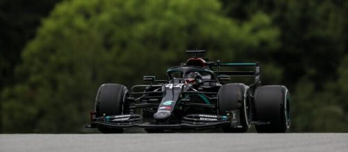 Hamilton conquista la pole position nel Gran Premio di Spa.