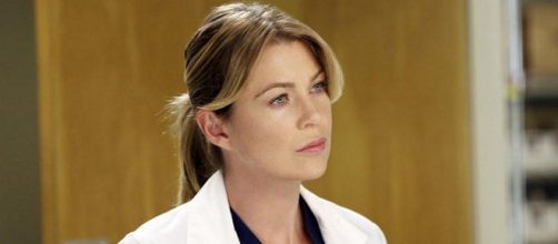 Nella dodicesima stagione di Grey's Anatomy, Meredith Grey prova a ricostruire la sua vita dopo la morte di Derek Shepherd.