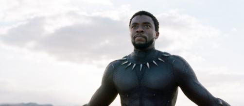 Chadwick Boseman com o uniforme do Pantera Negra. (Arquivo Blasting News)