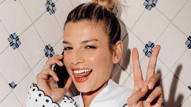 Emma Marrone cita Temptation Island nel lancio della clip di 'Latina': 'Ho un video per te'.