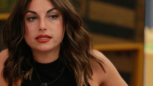 Francesca De Andr&eacute; omaggia Barbara d'Urso: 'Grazie, il bene me lo sono guadagnato'.