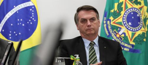 Bolsonaro deve estender auxílio emergencial até dezembro com parcelas de R$ 200. (Arquivo Blasting News)