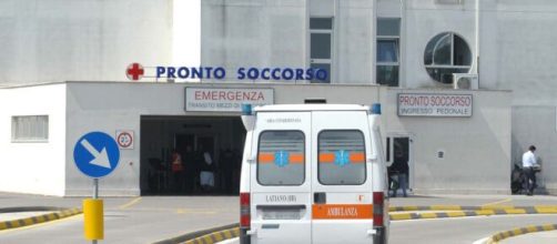 Brindisi, il 52enne ustionato dalla moglie con l'acido lotta per la vita in ospedale.