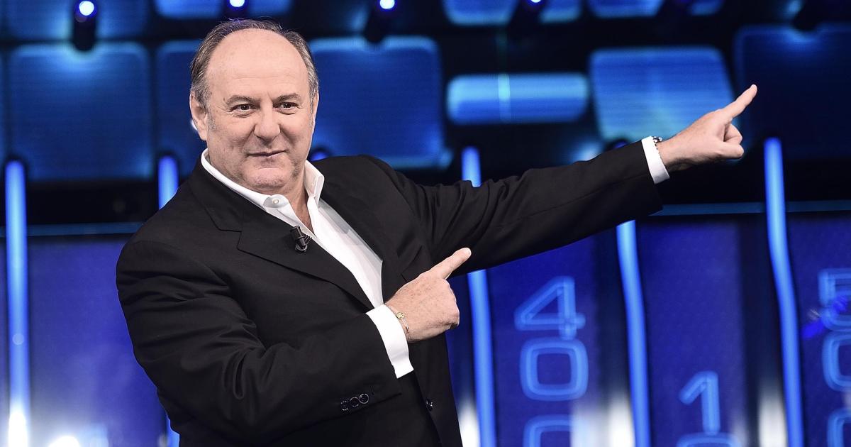 5 curiosità su Gerry Scotti il conduttore compie 64 anni il 7 agosto