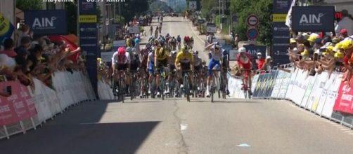 La volata di Andrea Bagioli nella prima tappa del Tour de l'Ain