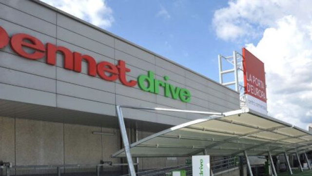 Assunzioni Bennet, posti per addetti ipermercati e cassieri.