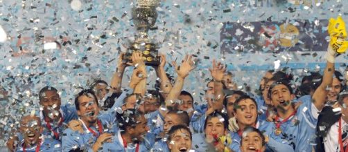 Em 2011 o Uruguai se consagrava o maior campeão da Copa América, após bater o Paraguai na final por 3 a 0. (Arquivo Blasting News)