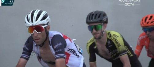 Nibali e Yates sulla salita di Sassotetto alla Tirreno-Adriatico.