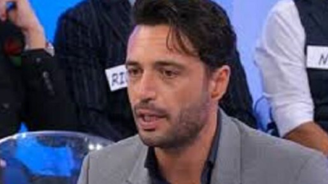 Uomini e donne, anticipazioni 11 settembre: Armando riceve un due di picche da Claudia, caos in studio.