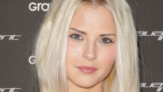 TPMP : malgré leur différend, Kelly Vedovelli lui ... - voici.fr