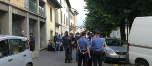 Como, ucciso a coltellate don Roberto, il prete degli ultimi: l'aggressore si è costituito.