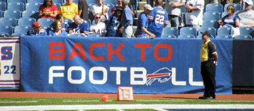 Lawsuit says Buffalo Bills cheerleaders are degraded and underpaid. [Image Source: Keith Allison/Flickr]