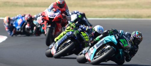 Morbidelli, Rossi, Bagnaia in azione sulla pista di Misano.