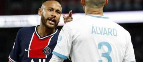 Neymar alega ter sofrido ofensas racistas do zagueiro Álvaro Gonzaléz. (Arquivo Blasting News)