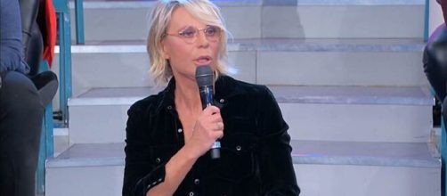Uomini e Donne, Maria De Filippi si arrabbia con Nicola M.: 'Non fare il santo'.