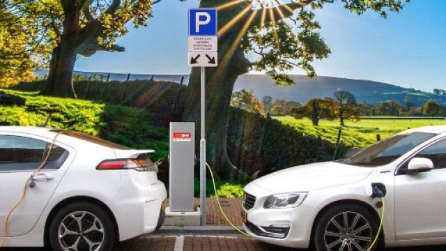 La start-up Beev conseille les usagers pour choisir le bon véhicule électrique et le bon rechargement, source : image d'illustratio - Pixabay