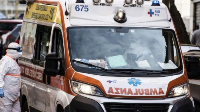 Lecce, 37enne trovata senza vita a Gagliano del Capo nella doccia: indagini in corso.