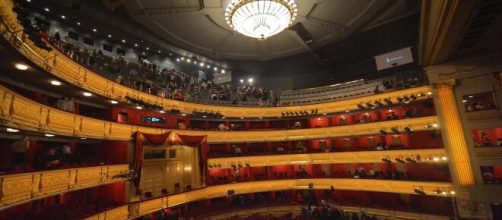 En la tarde-noche del domingo se vivió la suspensión de una opera de Verdi en el Teatro Real de Madrid.