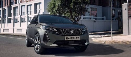 Peugeot 3008 restyling si propone con contenuti nuovi e tanta tecnologia.