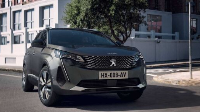 Peugeot 3008 restyling si propone con contenuti nuovi e tanta tecnologia.