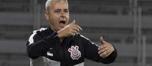 Campeão da Copa do Brasil pelo Athletico, Tiago Nunes não foi bem no Corinthians. (Arquivo Blasting News)