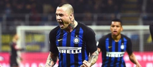 Nainggolan sogna di tornare al Cagliari, ma l'Inter lo lascerebbe partire solo a titolo definitivo.