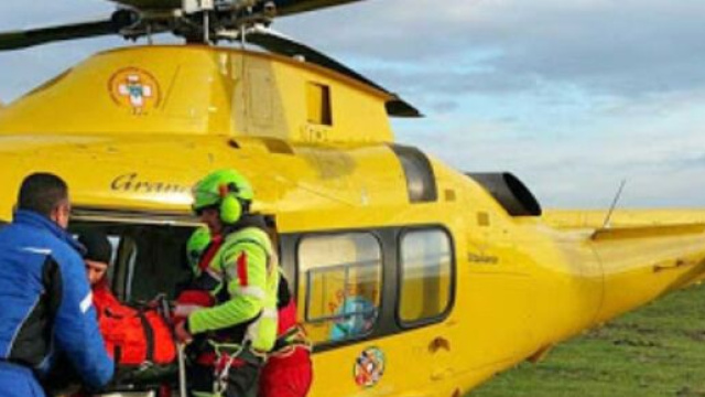 Velletri: quindicenne si dà fuoco nel giardino di casa.