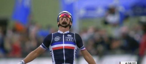 L'arrivo vittorioso di Julian Alaphilippe.