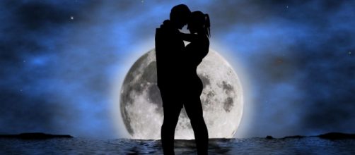Oroscopo di domani 3 ottobre, 1^ tranche: la Luna cambia segno, Ariete tra i migliori.