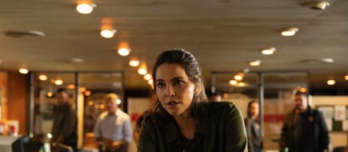 Tainá Muller é a protagonista de 'Bom dia, Verônica' da Netflix. (Reprodução/Netflix)