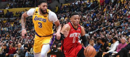 Los Angeles Lakers e Houston Rockets é a grande novidade dessa sexta-feira (04). (Arquivo Blasting News)