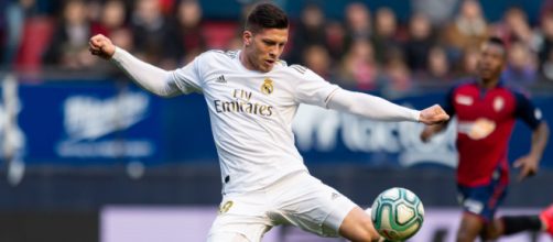 Luka Jovic, attaccante serbo, piacerebbe al Milan.