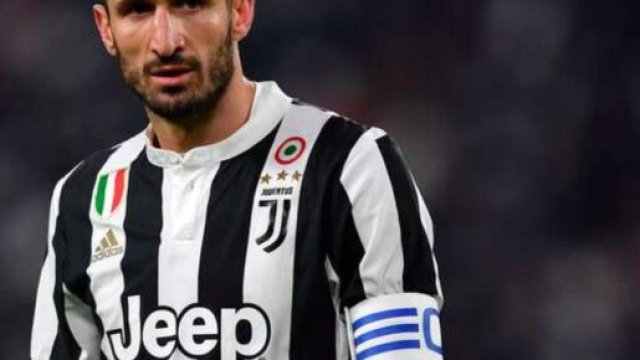 Juventus, ci sarebbe stata una telefonata tra Chiellini e Suarez