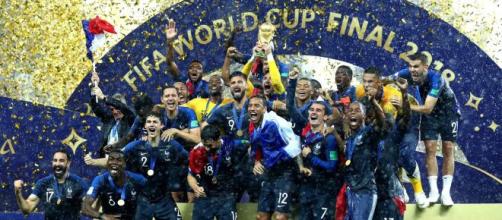 Atual campeã mundial, a França tem a maioria de seus jogadores descendentes de outros países. (Arquivo Blasting News)