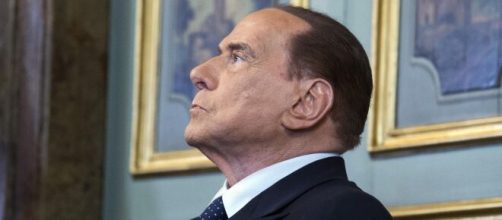 Berlusconi, positivo al coronavirus, è stato ricoverato stanotte al San Raffaele per un principio di polmonite bilaterale.