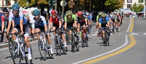 Giro d'Italia Under 23, una fase di gara, apprensione e poi sollievo per Wright.