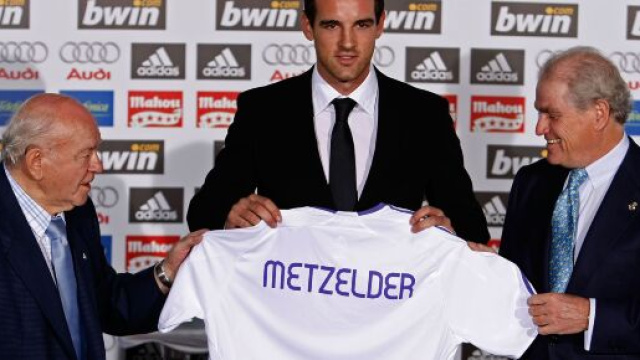 Metzelder: l'ancien joueur du Real Madrid inculpé pour pédopornographie, Podolski écœuré