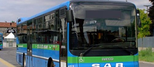 Bergamo, la proposta della Lega: 'Migranti sul bus solo in certi orari'.